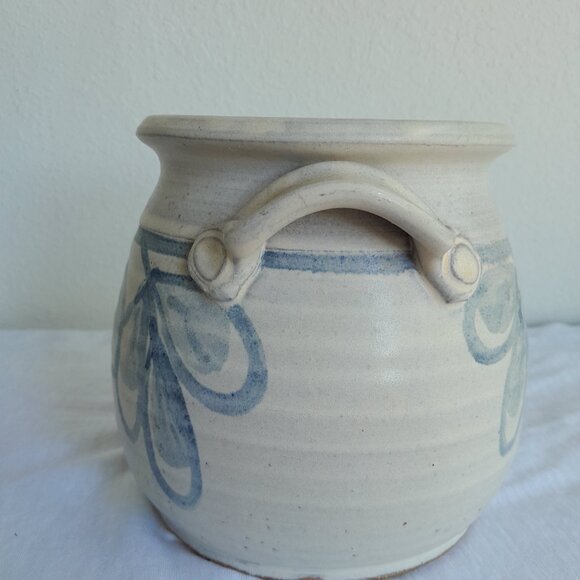 Vintage Stoneware Bean Pot Crock Ceramic 6" Blue Floral Handpainted Farmhouse - Picture 3 of 8